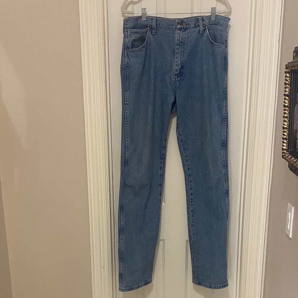 MEN’S CLASSIC WRANGLER Straight Fit Blue Jeans;35W36L;Comfortable and Dapper